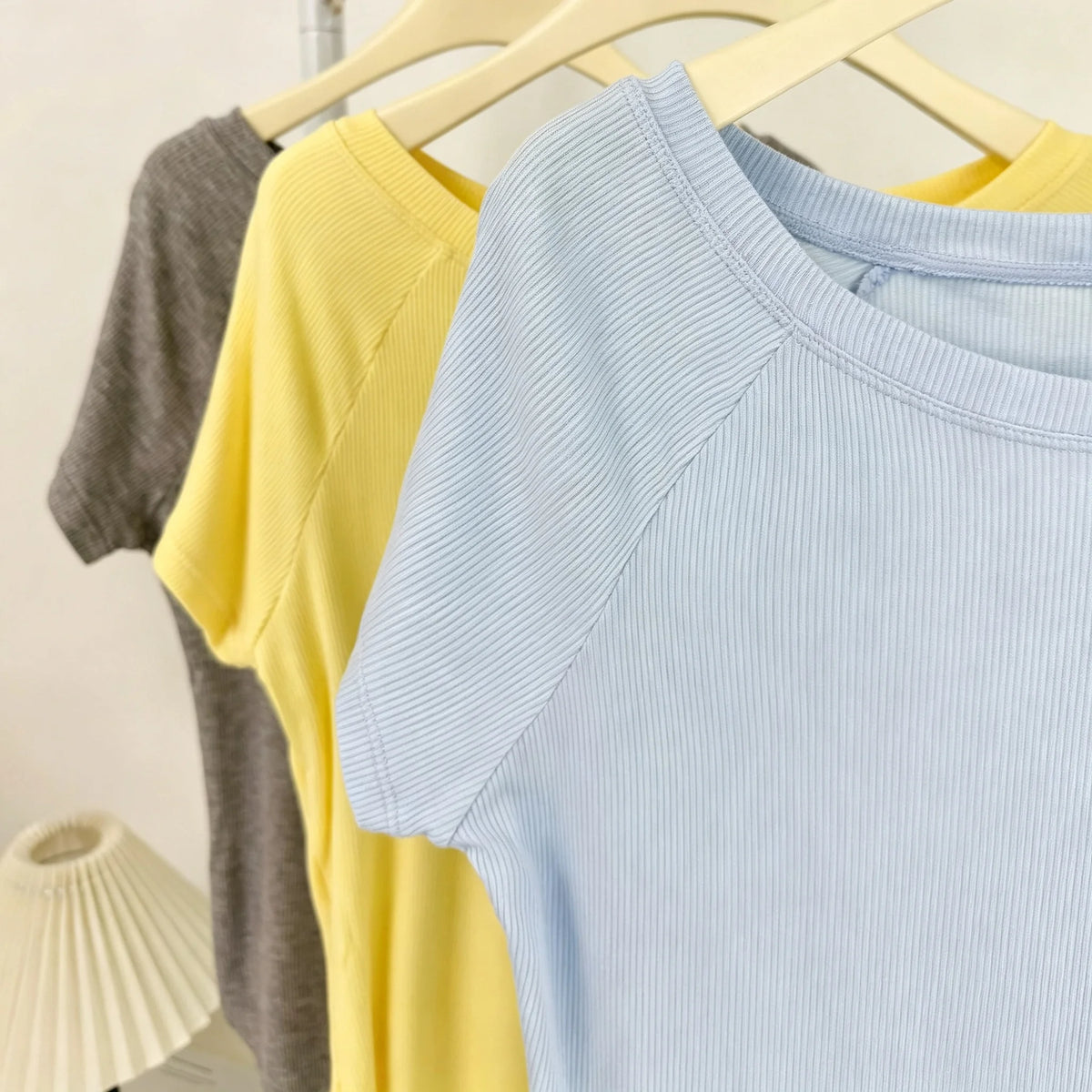 Yoga Clothes for Women 2026 New Style Tops, Lazy Style Summer Nude-Feel Yoga Clothes, Loose Fit, Cover-Up, Suitable for Outdoor Running and Sports