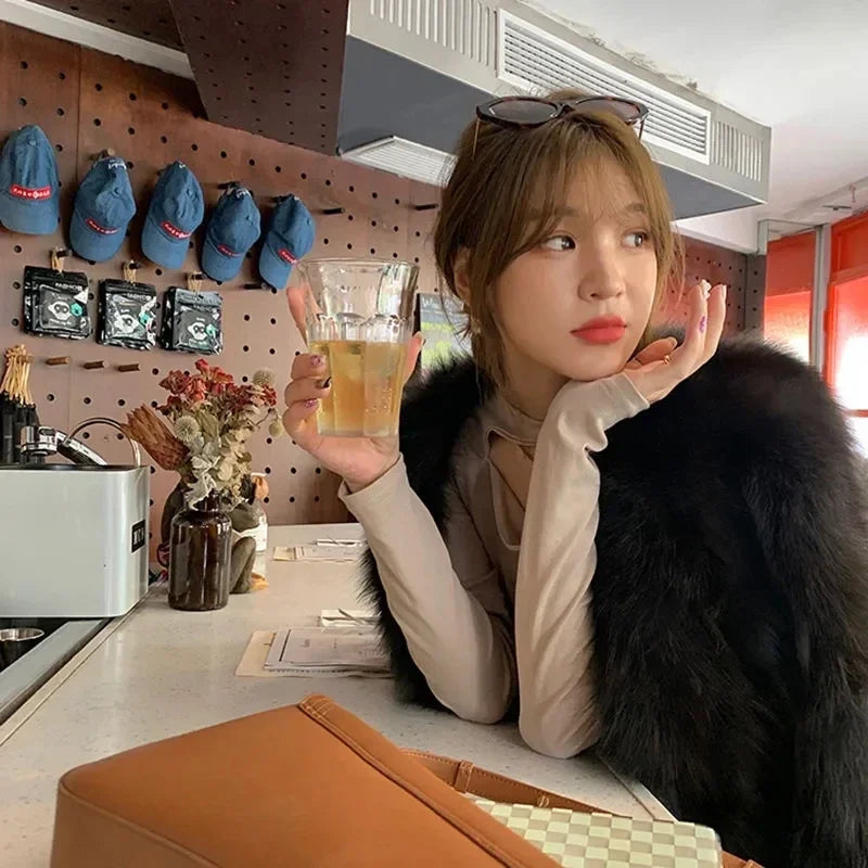 2026 New Winter Womens Faux Fur Coat Fashion Casual Imitation Fox Fur Jacket Short Loose Versatile Womens Fur Coats Top