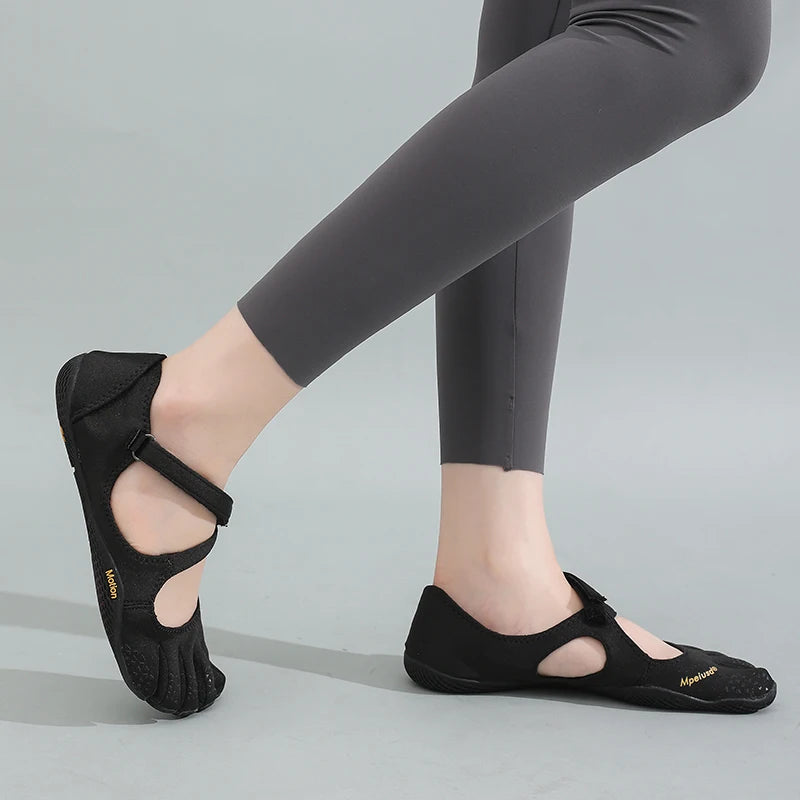 Women‘s Five Toe Shoes with Loop Strap - Barefoot Minimalist Flats for Hiking, Yoga, Gym Quick-Dry Water &amp; Everyday Casual Wear