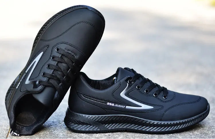Men's Shoes for Autumn and Winter Are Waterproof, Versatile, Anti-Slip, Sports and Casual Shoes, and Men's Low-Top Running Shoes