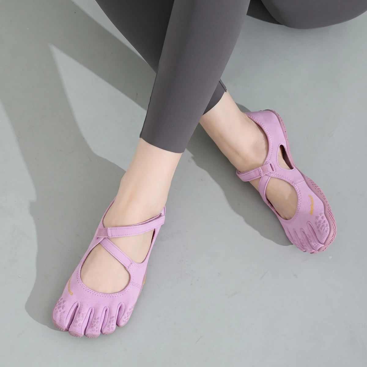 Women‘s Five Toe Shoes with Loop Strap - Barefoot Minimalist Flats for Hiking, Yoga, Gym Quick-Dry Water &amp; Everyday Casual Wear
