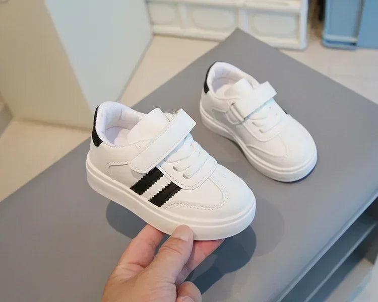 Kids Sports Shoes for School 2025 New Fashion Boys Girls White Shoes Non-slip Soft Sole Children Casual Shoes Hook&loop Trendy