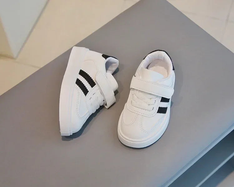 Kids Sports Shoes for School 2025 New Fashion Boys Girls White Shoes Non-slip Soft Sole Children Casual Shoes Hook&loop Trendy