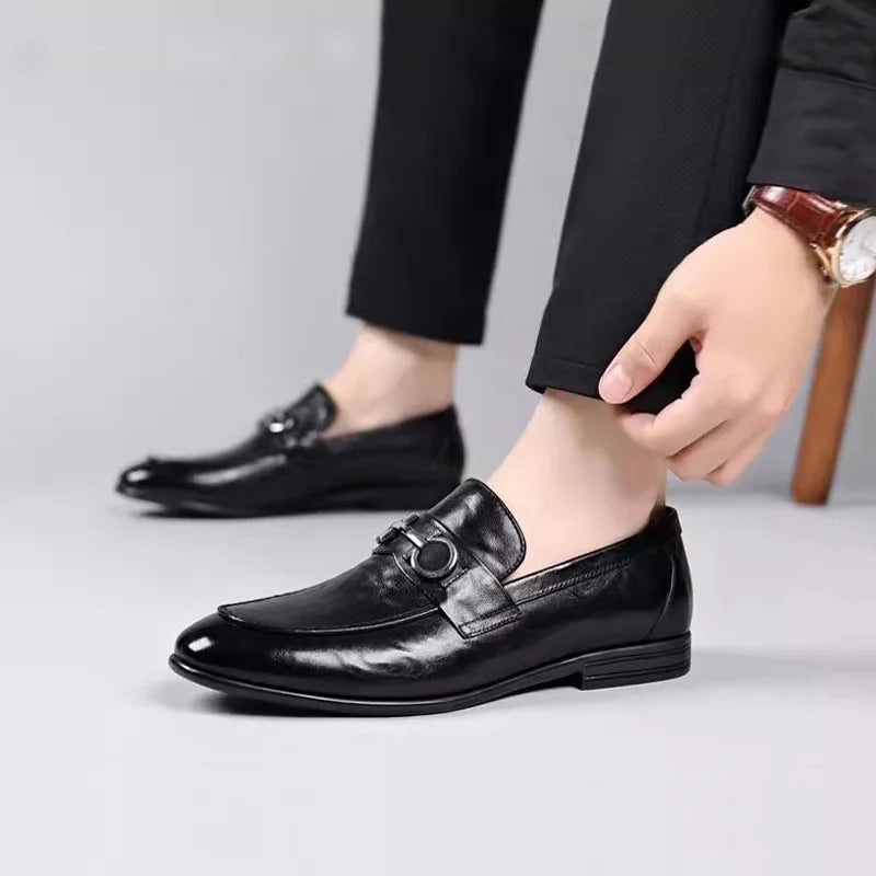 New Shoes for Men Leather Casual Shoes Fashion Business Leisure Dress Shoes Street Cool Loafers