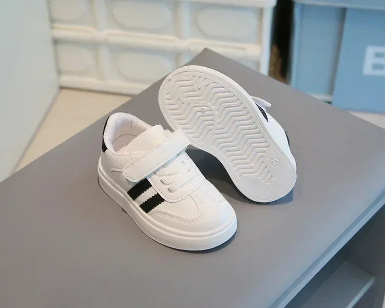 Kids Sports Shoes for School 2025 New Fashion Boys Girls White Shoes Non-slip Soft Sole Children Casual Shoes Hook&loop Trendy