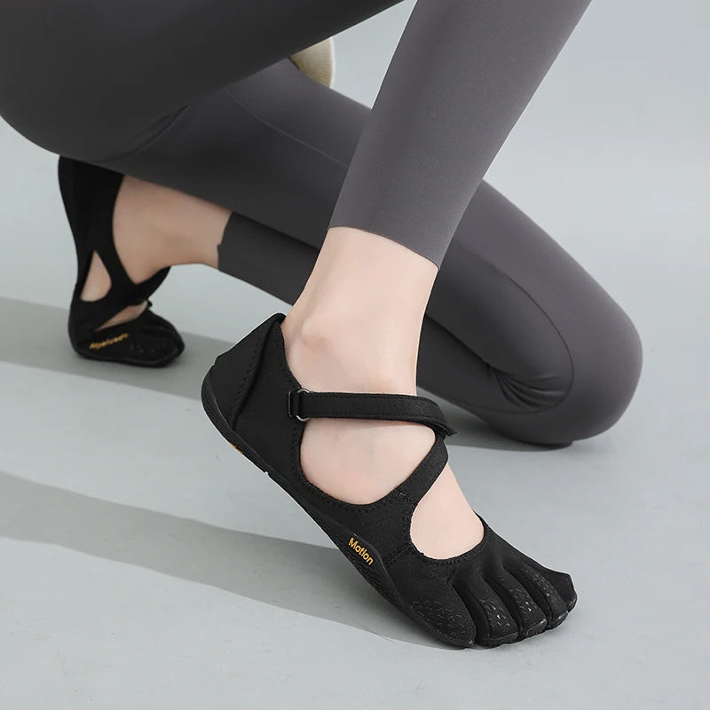 Women‘s Five Toe Shoes with Loop Strap - Barefoot Minimalist Flats for Hiking, Yoga, Gym Quick-Dry Water &amp; Everyday Casual Wear